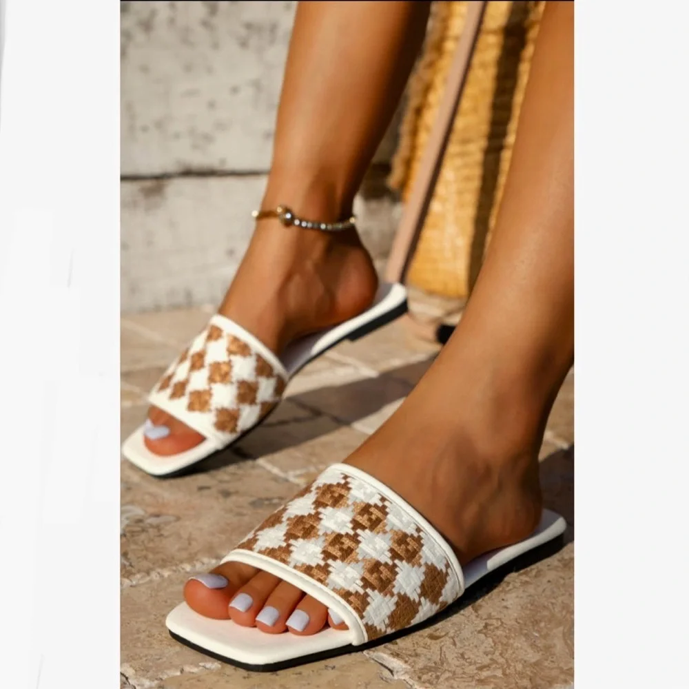 Plaid Woven Slides - Picture 4 of 7